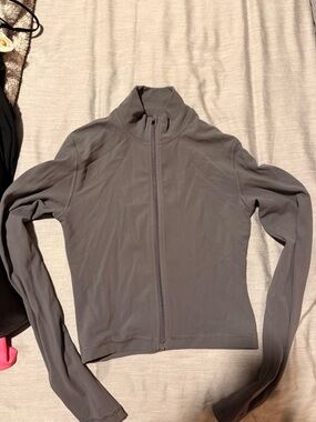 Aritzia TNA Butter Cropped Athletic Jacket Zip Up